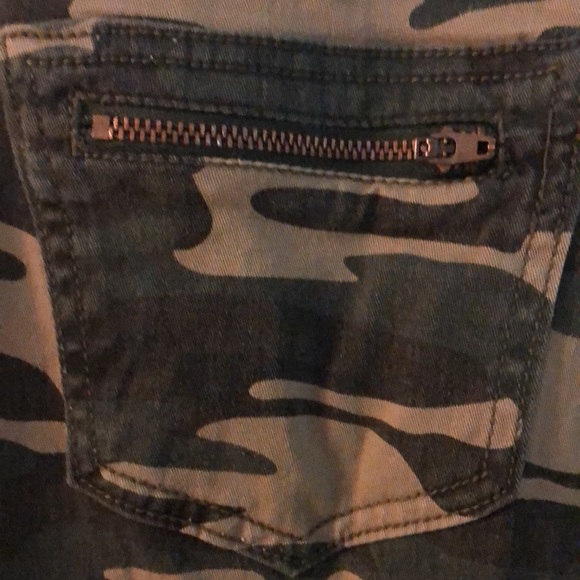 Forever 21 Los Angles Camouflaged Overalls Stretch Skinny - Picture 9 of 13